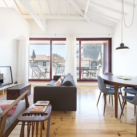 Lovelystay - Floor Balcony דירה פורטו